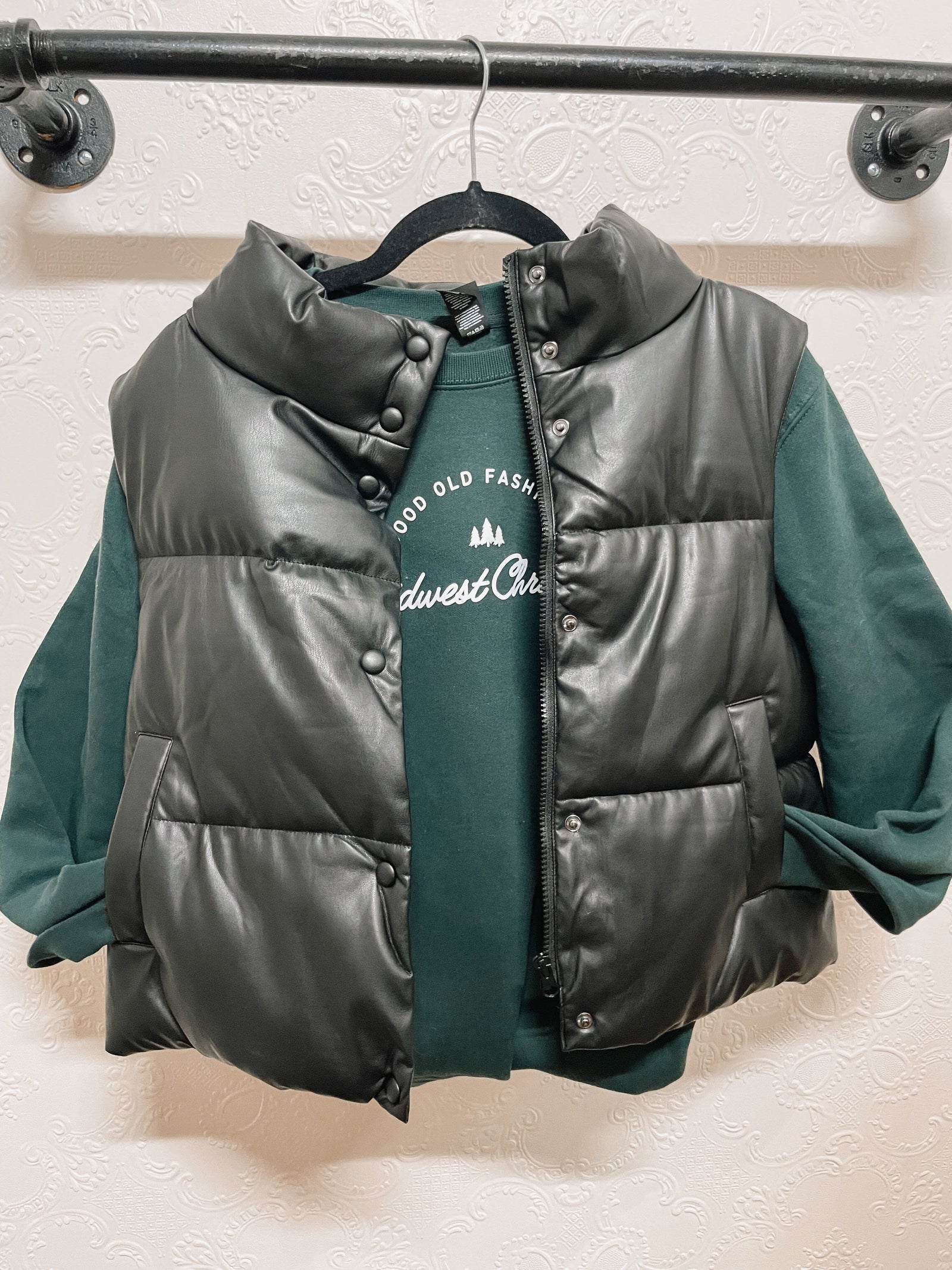 THA Exclusive Good Old Fashioned Midwest Christmas Crewneck Sweatshirt The Humming Arrow Boutique 