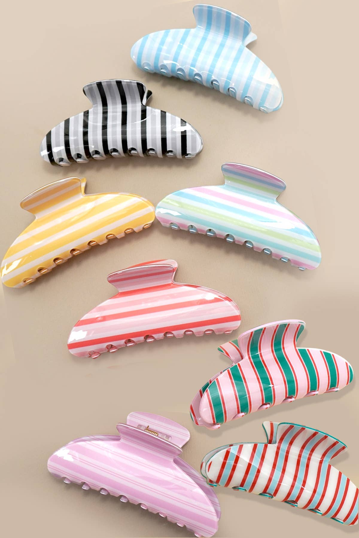 JUMBO STRIPE PLAID OVAL HAIR CLAW CLIPS | 40H1069: Blue JOSSLYN by wall to wall 