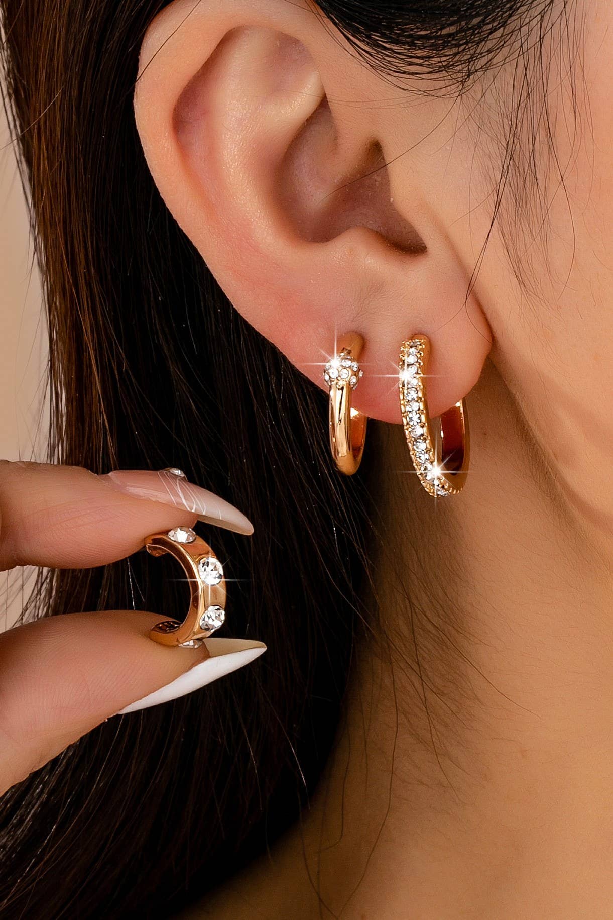 Gold-Tone Crystal Huggie Hoop Earring Set | 80E61880: SET JOSSLYN by wall to wall 