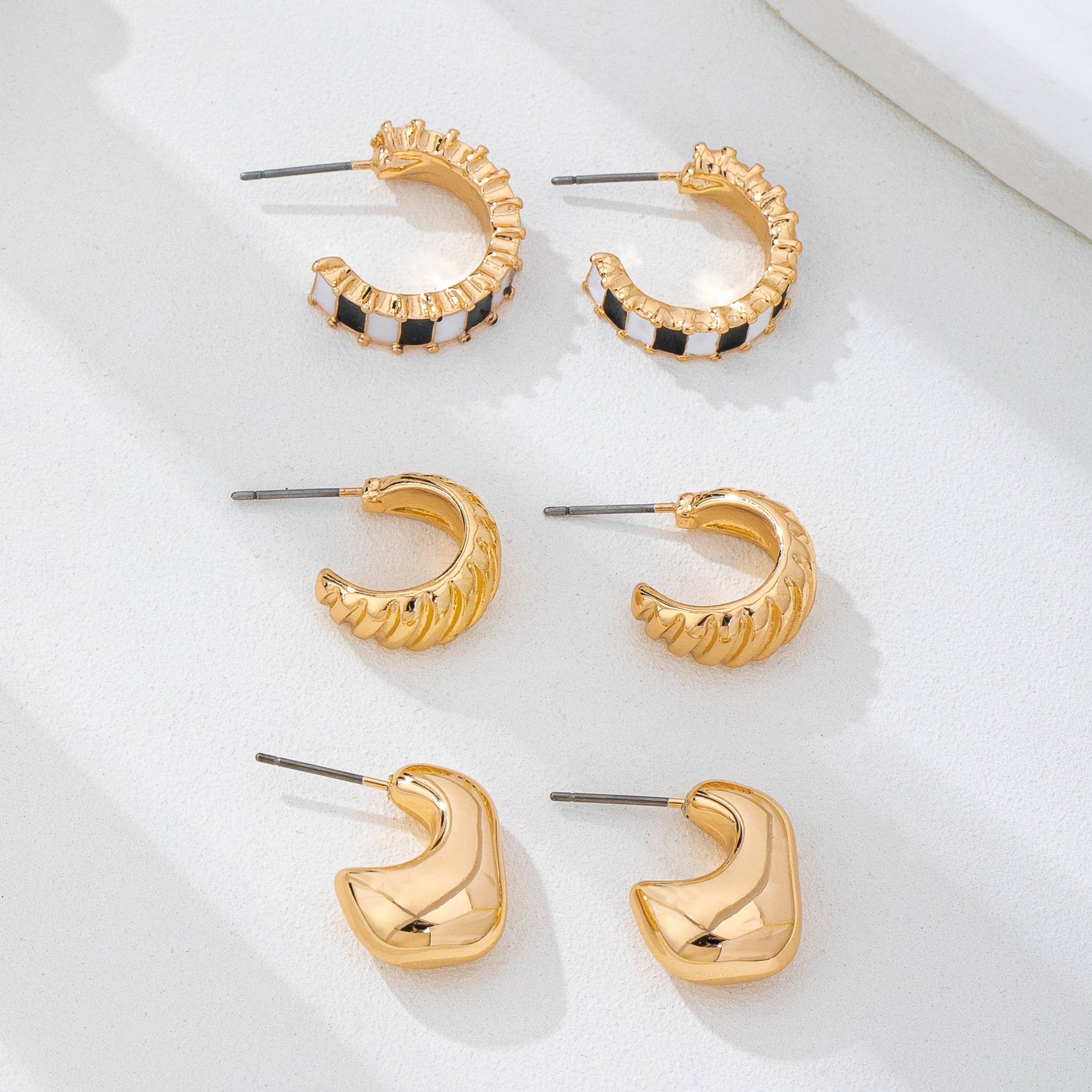 Checker Textured Huggie Hoop Trio Earrings | 80E62201: Gold JOSSLYN by wall to wall 