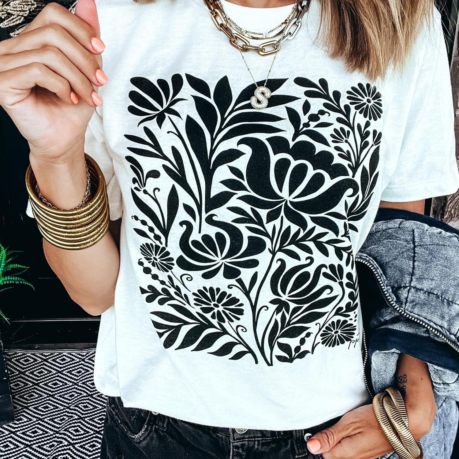 Black Line Floral Graphic Tee Short sleeve PPTX 