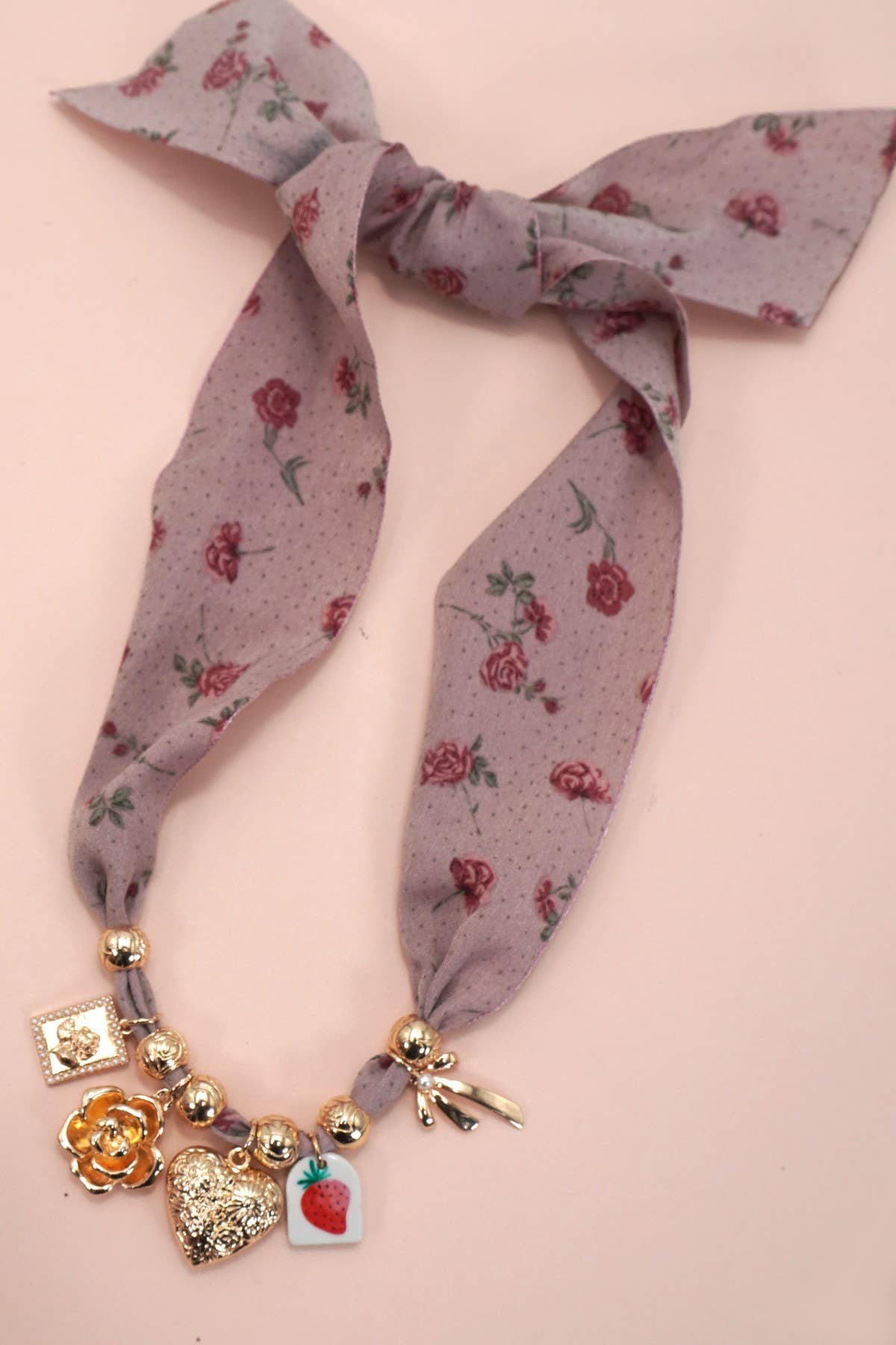 SCARF CHARM NECKLACE-FLOWER STRAWBERRY HEART BOW | 80N92366: GOLD JOSSLYN by wall to wall 