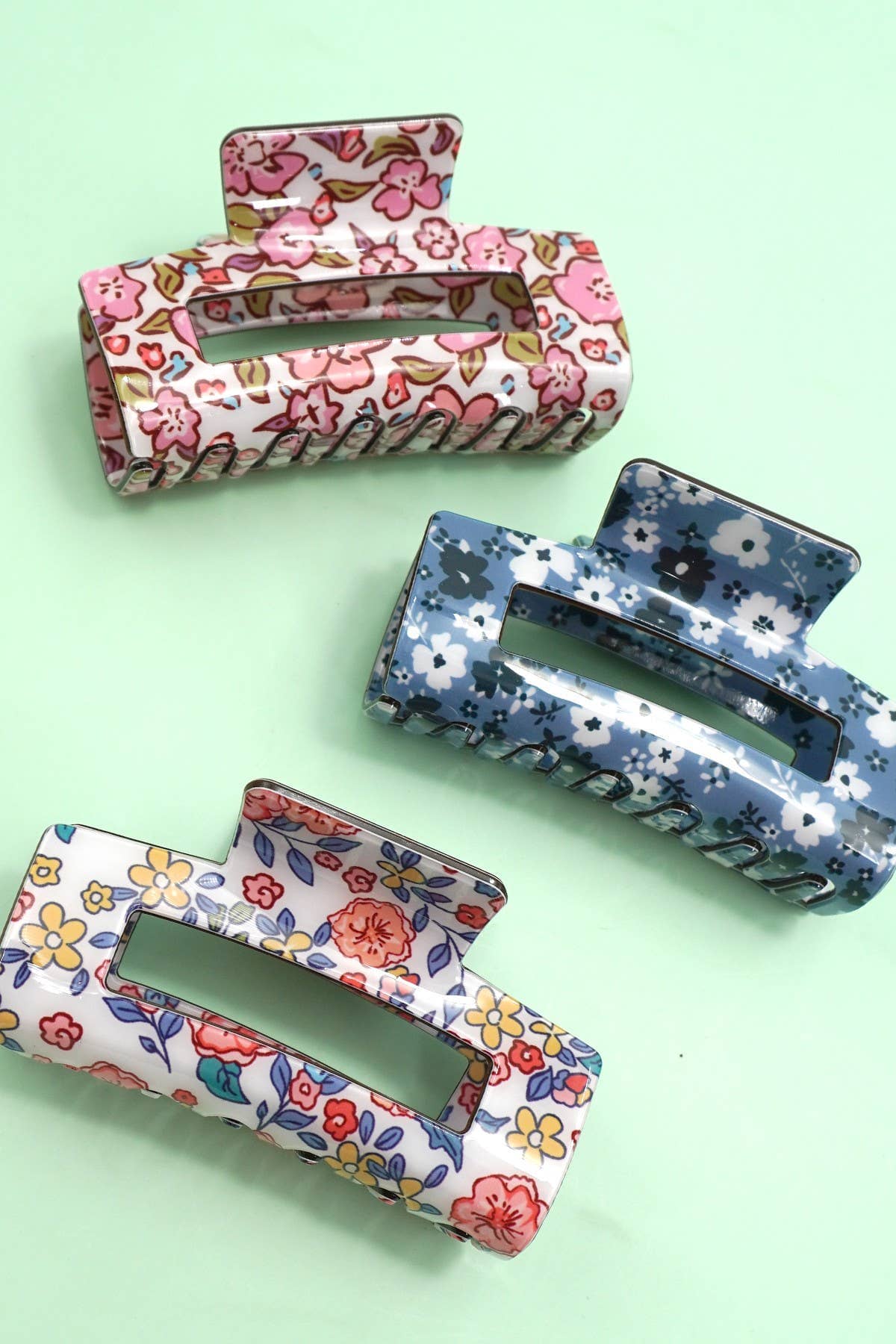 JUMBO FLORAL RECTANGLE HAIR CLAW CLIPS | 40H936: A JOSSLYN by wall to wall 