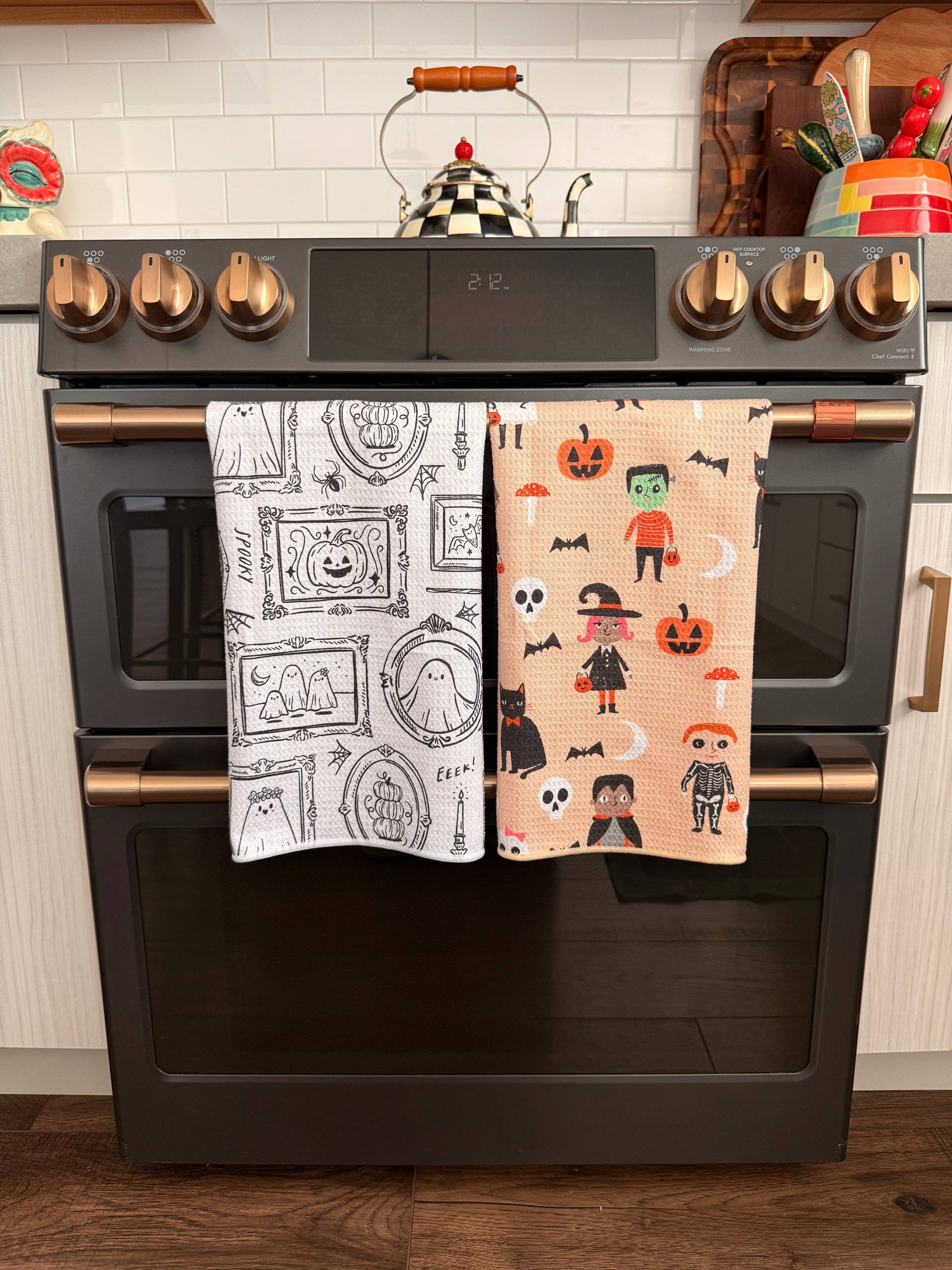 Ghostly Gallery: Double-Sided Hand Towel: White / 17x27 in / Hand Towel Crae.Home 