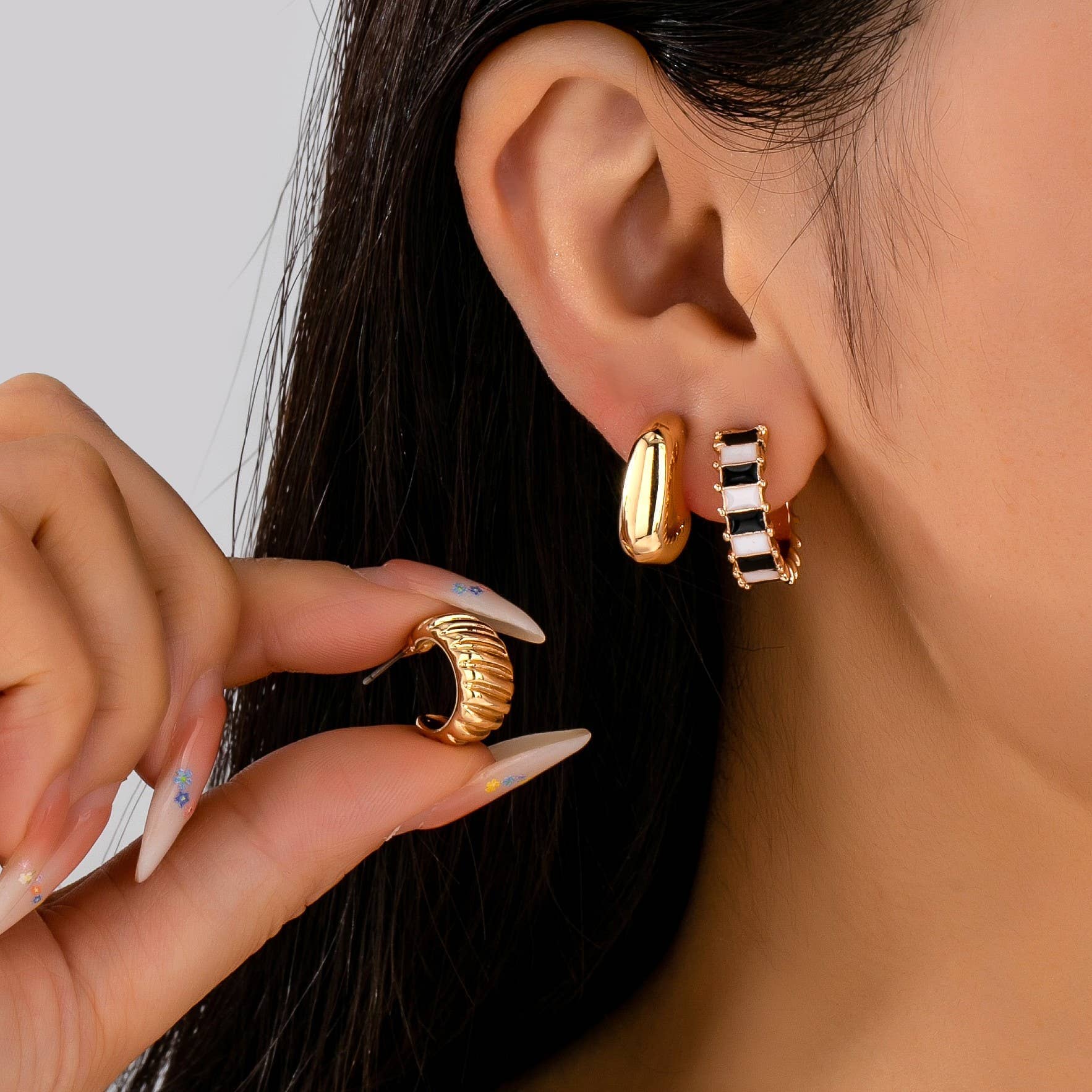 Checker Textured Huggie Hoop Trio Earrings | 80E62201: Gold JOSSLYN by wall to wall 