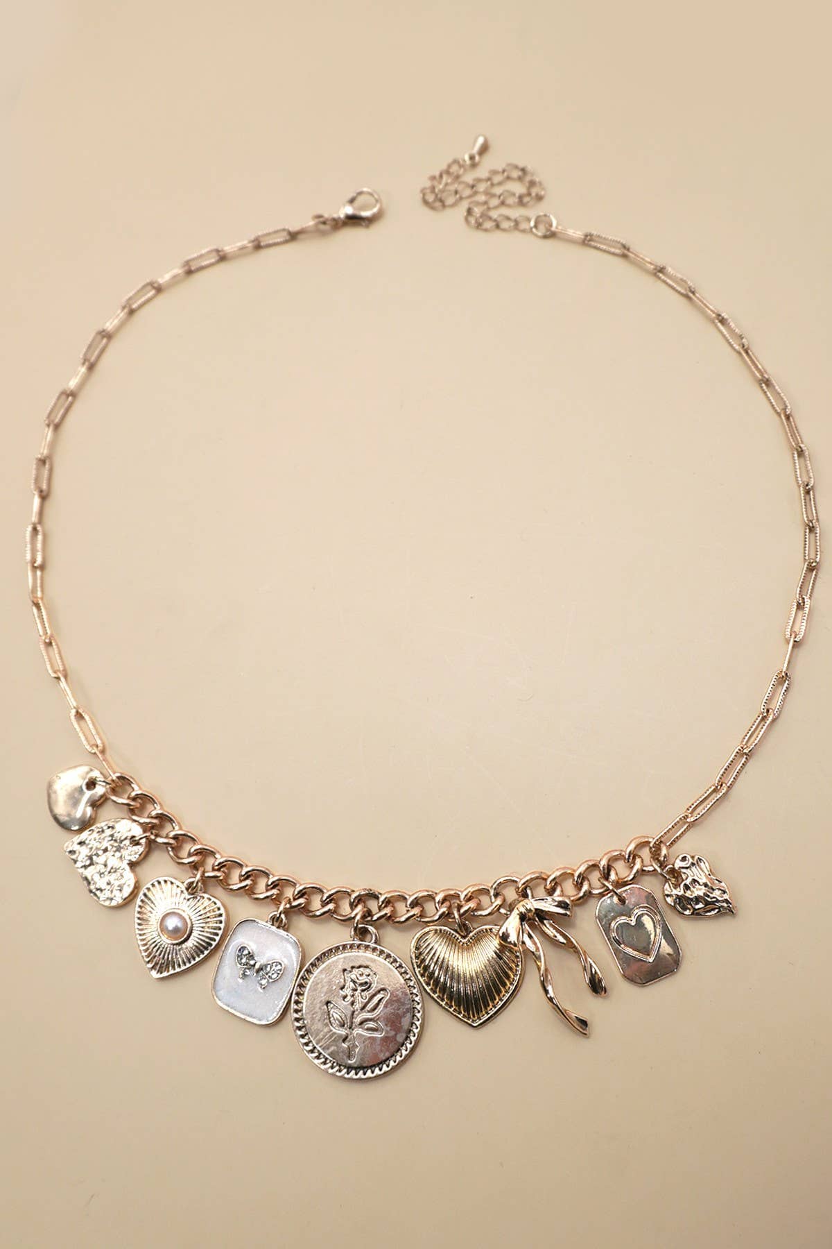 CHARM NECKLACE-CUSTER BOW HEART PEARL LINK | 80N91414: Gold JOSSLYN by wall to wall 
