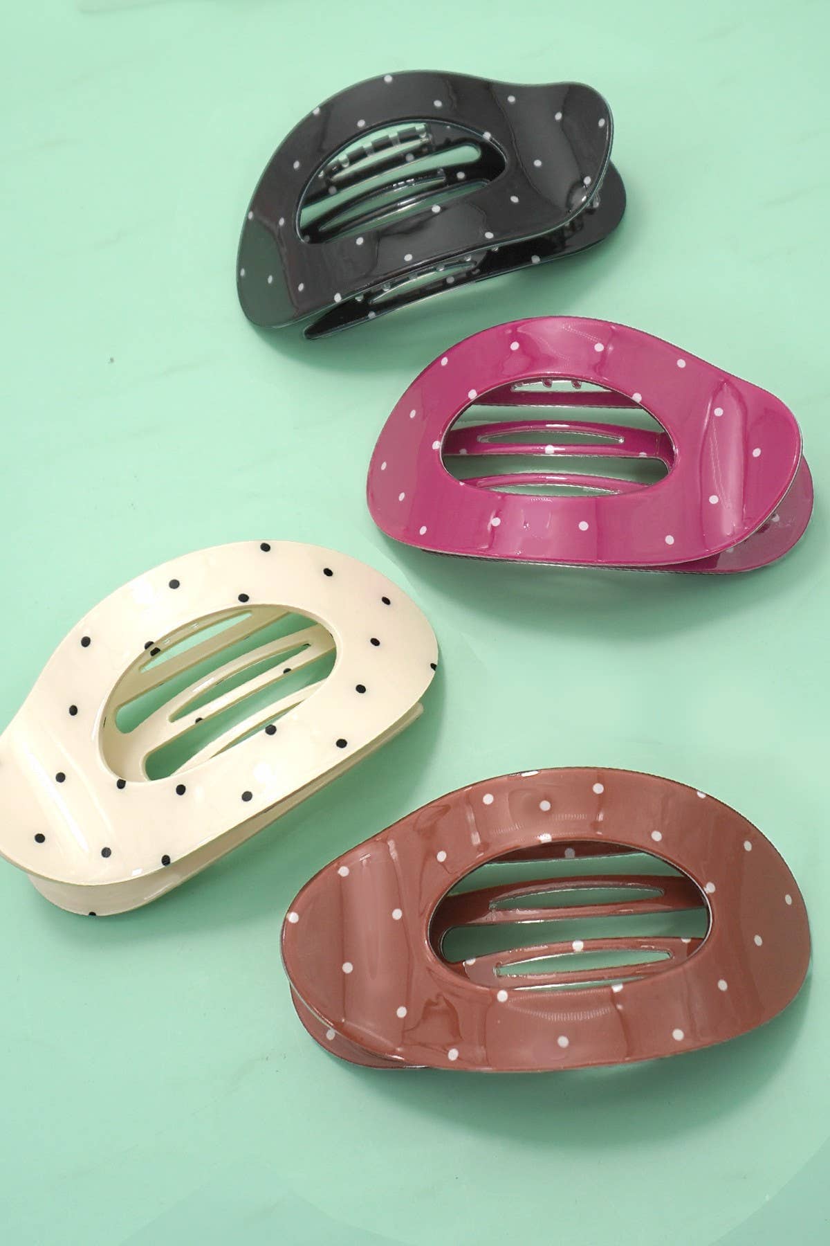 Jumbo Lay Flat Oval Hair Claw Clips Secure Styling | 40H1050: Black JOSSLYN by wall to wall 