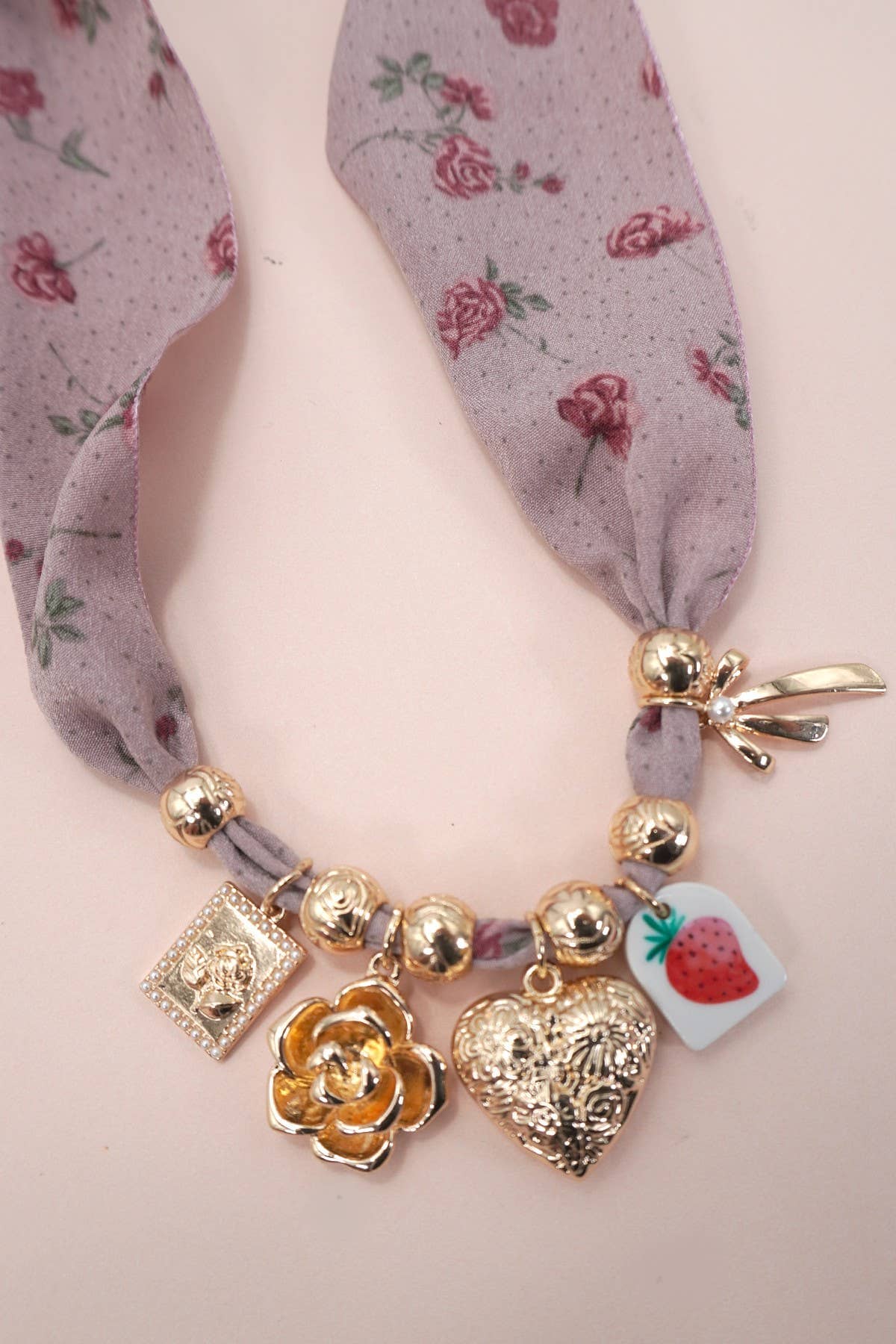 SCARF CHARM NECKLACE-FLOWER STRAWBERRY HEART BOW | 80N92366: GOLD JOSSLYN by wall to wall 
