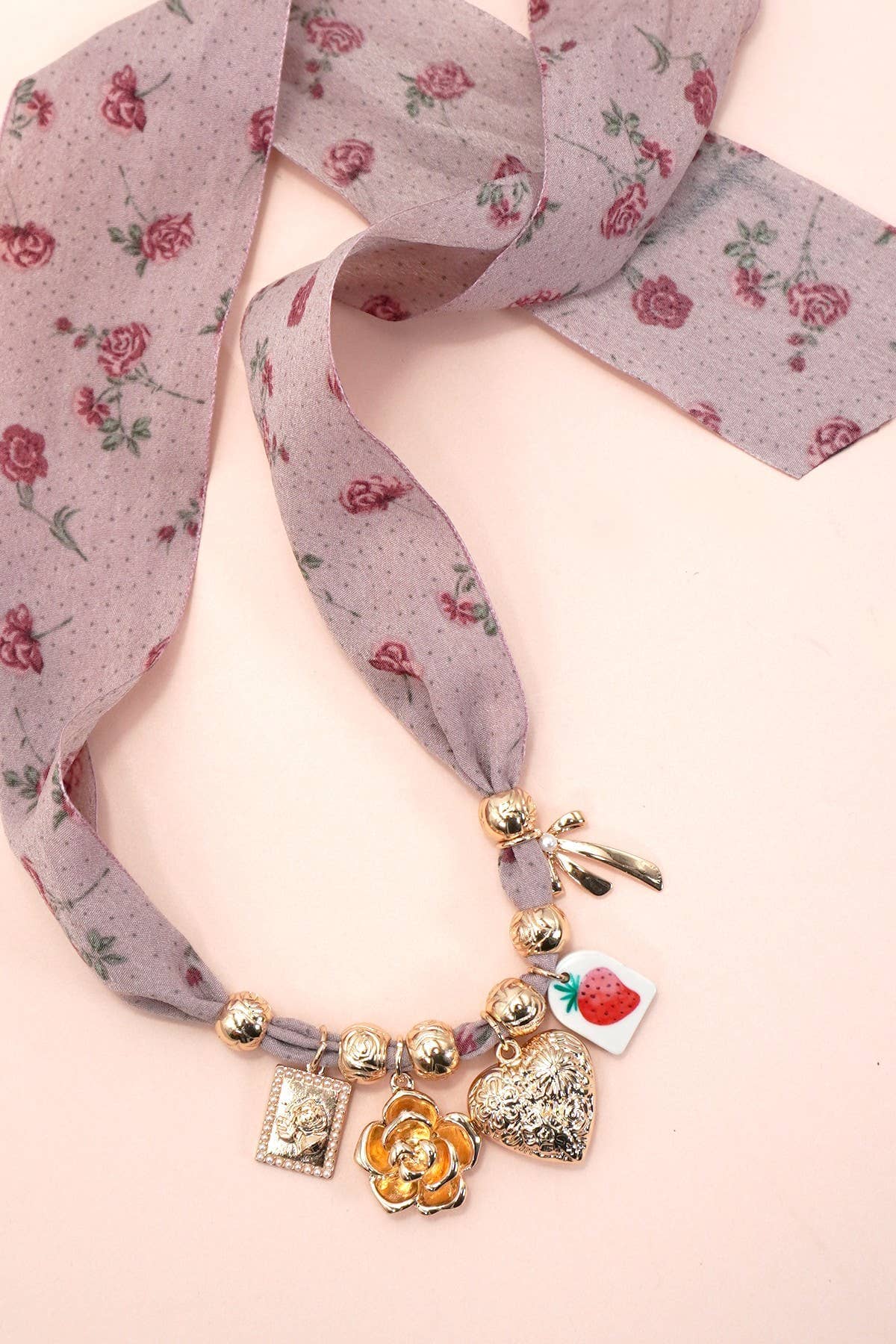 SCARF CHARM NECKLACE-FLOWER STRAWBERRY HEART BOW | 80N92366: GOLD JOSSLYN by wall to wall 