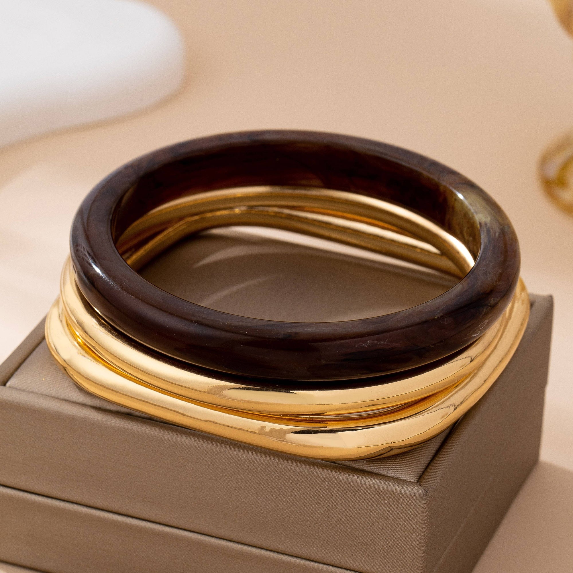 Tort &amp; Gold Bangle Trio Bangle Set | 80B1586: Set JOSSLYN by wall to wall 