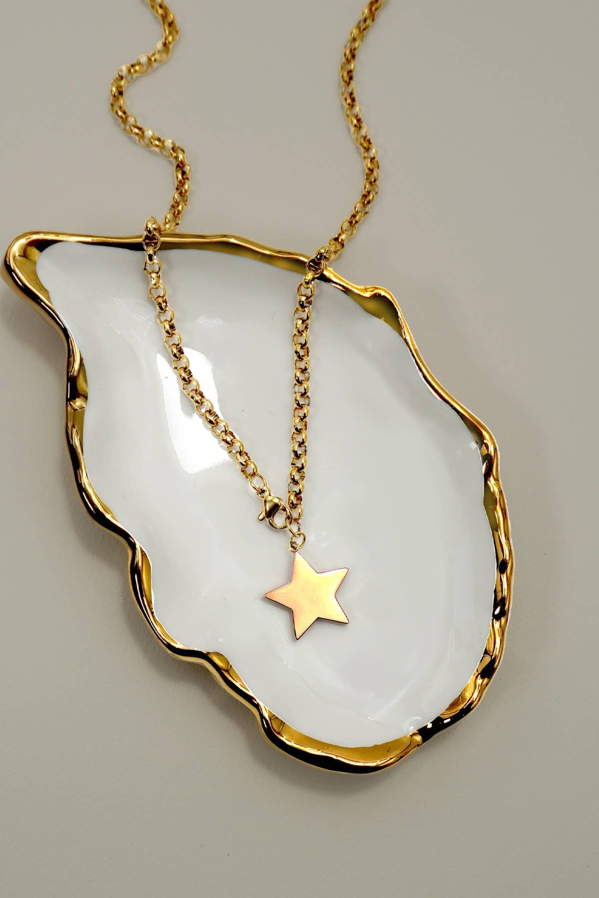 18K STAINLESS STEEL TARNISH FREE STAR NECKLACE | 40NK9667: GOLD JOSSLYN by wall to wall 