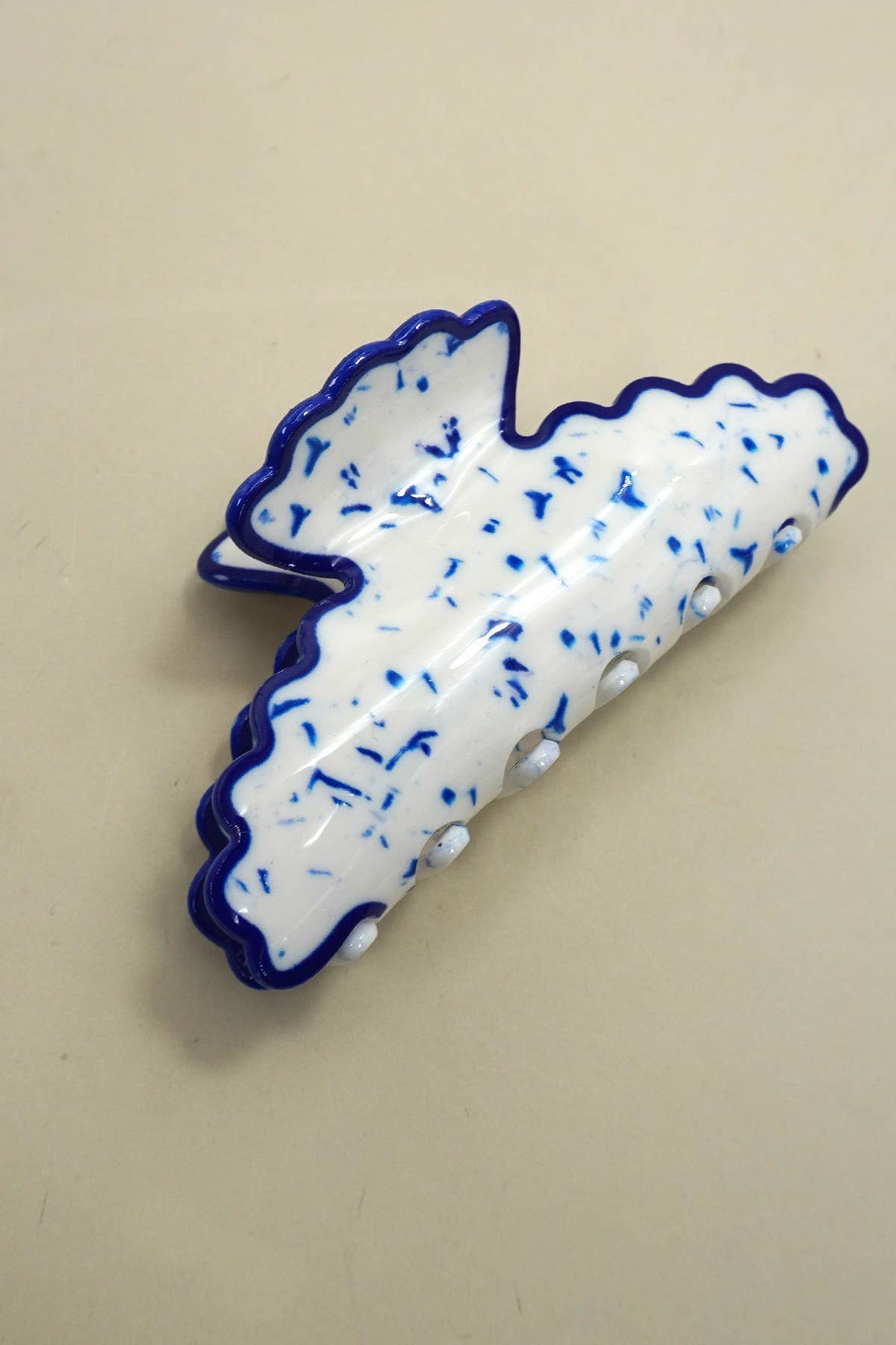 VINTAGE PORCELAIN STYLE HALF MOON HAIR CLAW CLIPS | 40H964: Blue JOSSLYN by wall to wall 