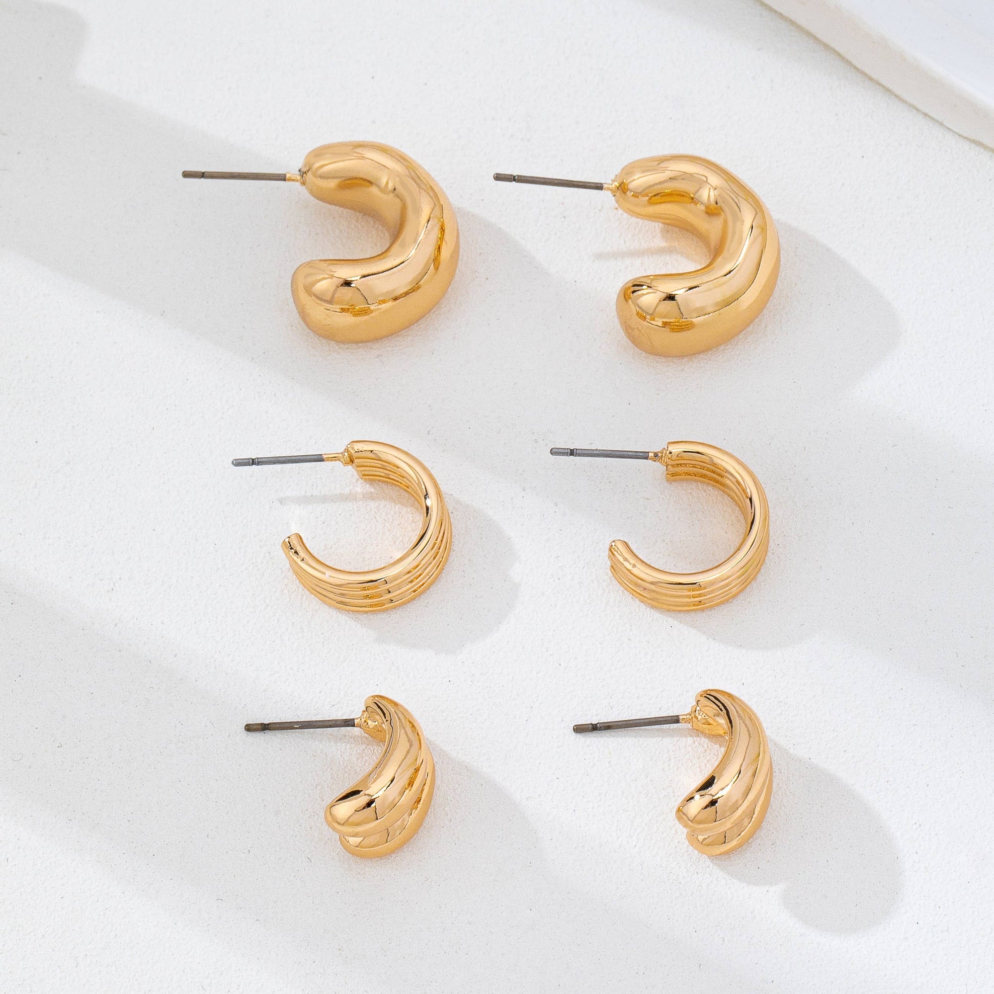 Sculptural Gold-Tone Hoop Earring Set | 80E62133: Gold JOSSLYN by wall to wall 
