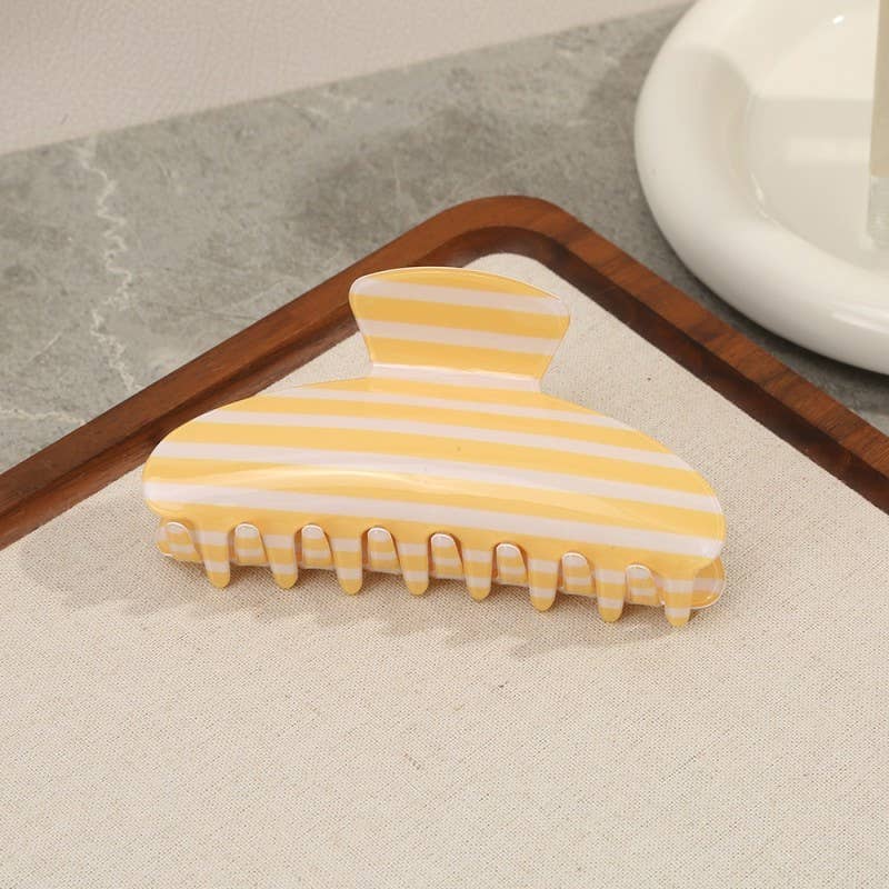 JUMBO STRIPE PLAID OVAL HAIR CLAW CLIPS | 40H1069: Blue JOSSLYN by wall to wall 