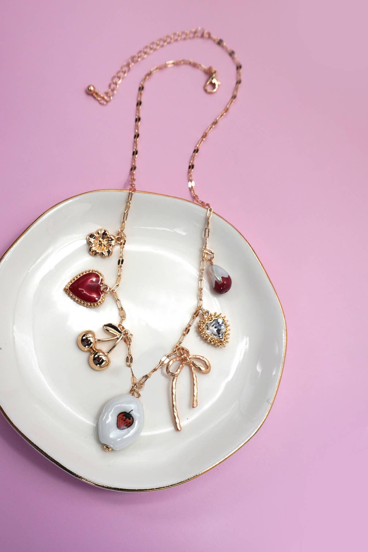 CHARM NECKLACE-PORCELAIN STRAWBERRY CHERRY BOW | 80N92144: GOLD JOSSLYN by wall to wall 