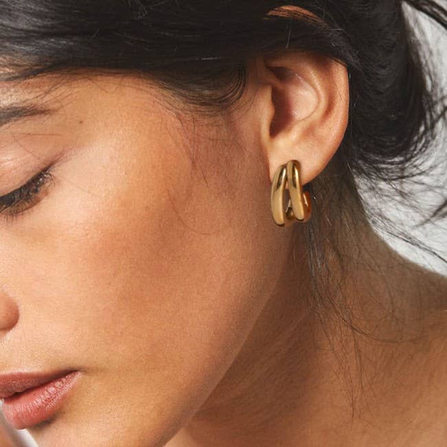 18K STAINLESS STEEL WATERPROOF TARNISH FREE HOOPS | 40E439: GOLD JOSSLYN by wall to wall 