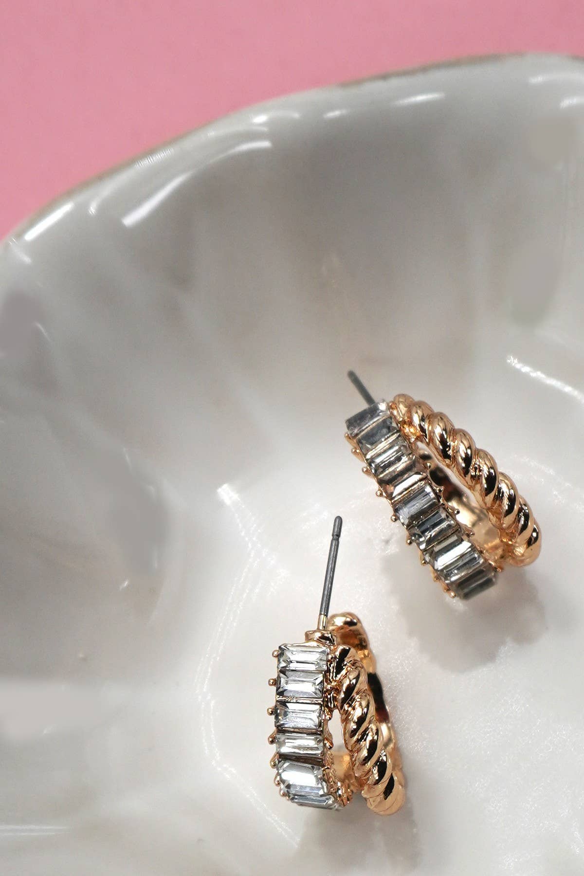 GOLD RHINESTONE INTWINED HUGGIE HOOP EARRINGS | 80E61000: GOLD JOSSLYN by wall to wall 