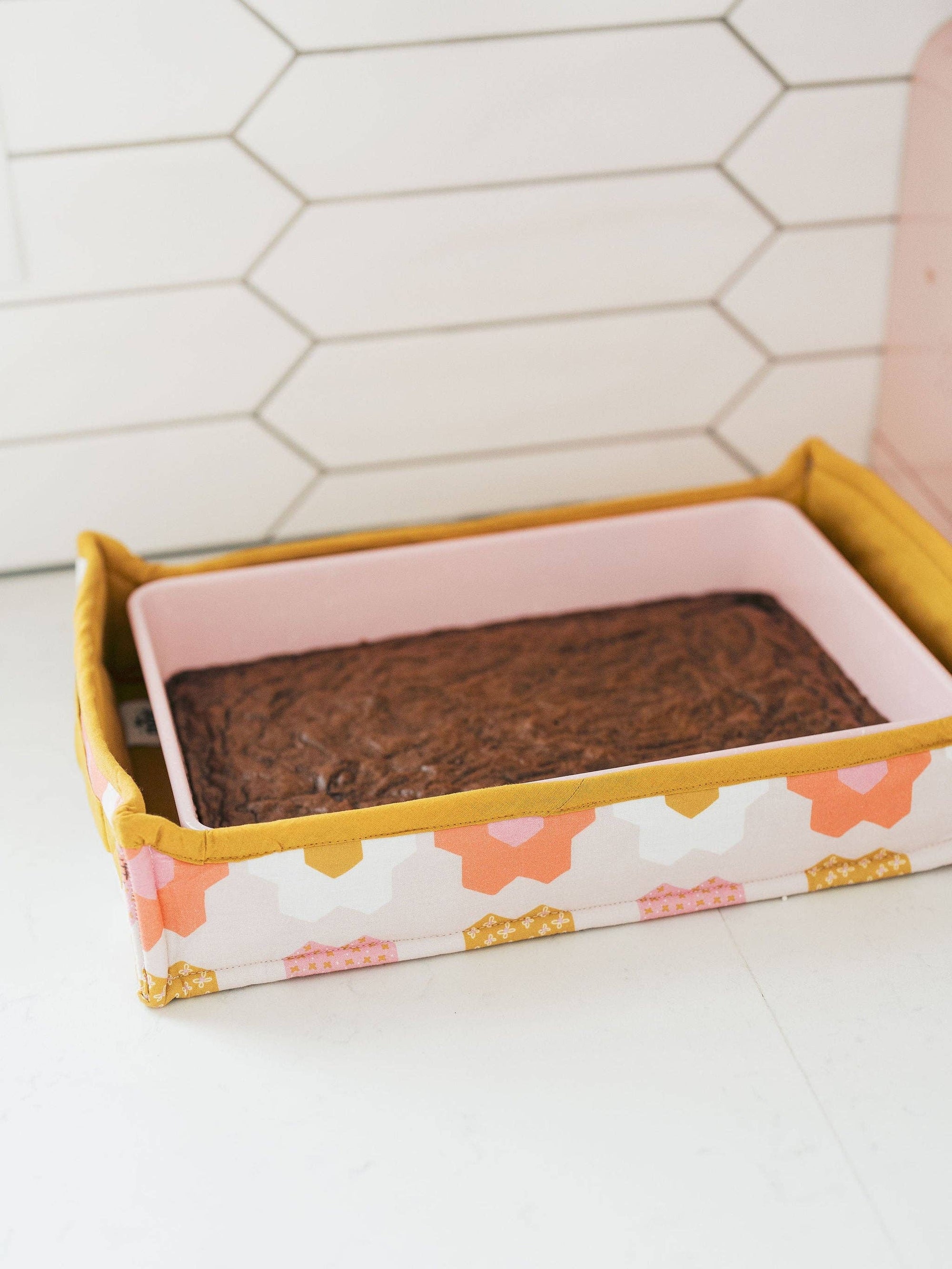 Flower Garden Casserole Carrier Doe A Deer 