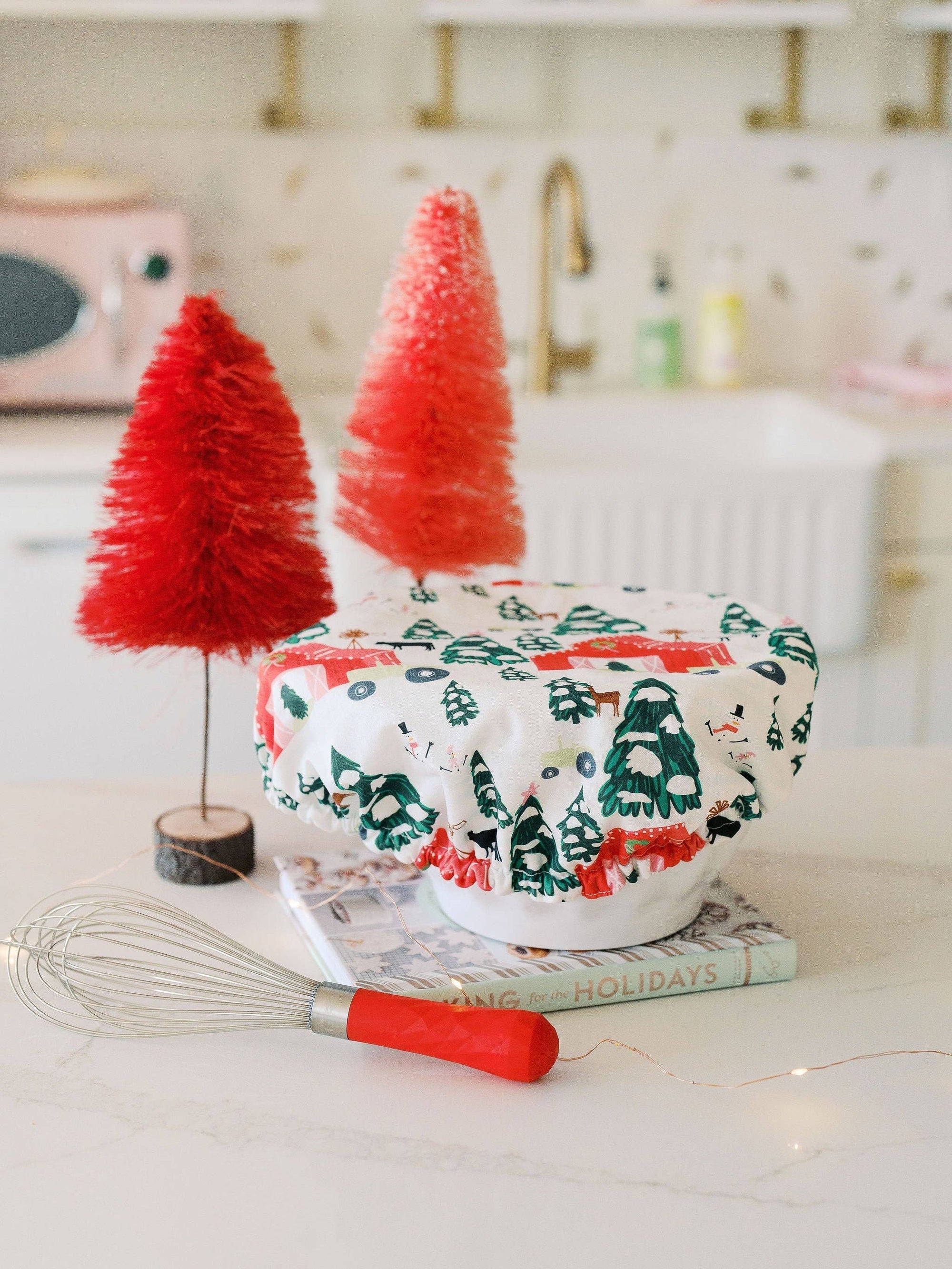Festive Farm 10.5" Bowl Cover | Holiday Baking, Christmas Doe A Deer 
