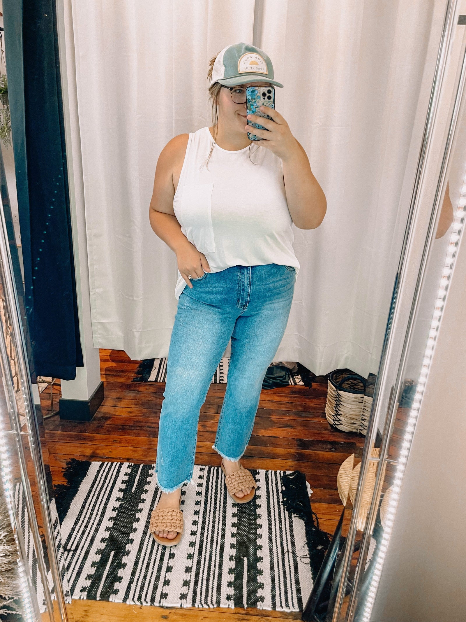 Risen Light Wash Mid Rise Raw Hem Straight Leg Jeans Bottoms Risen 