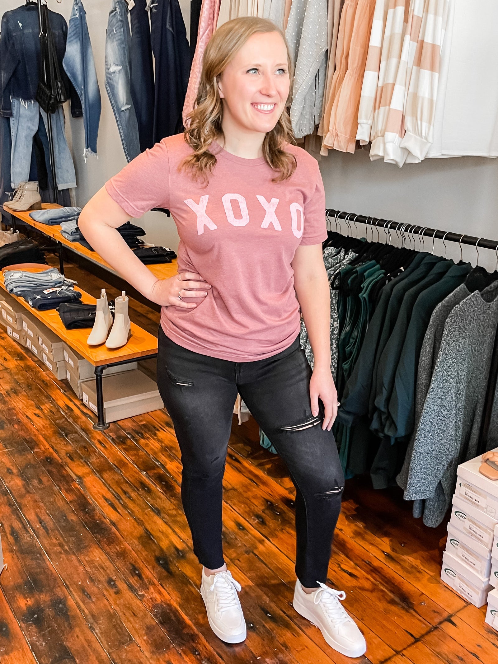 The XOXO Heather Mauve Graphic Tee Short sleeve OAT Collective 
