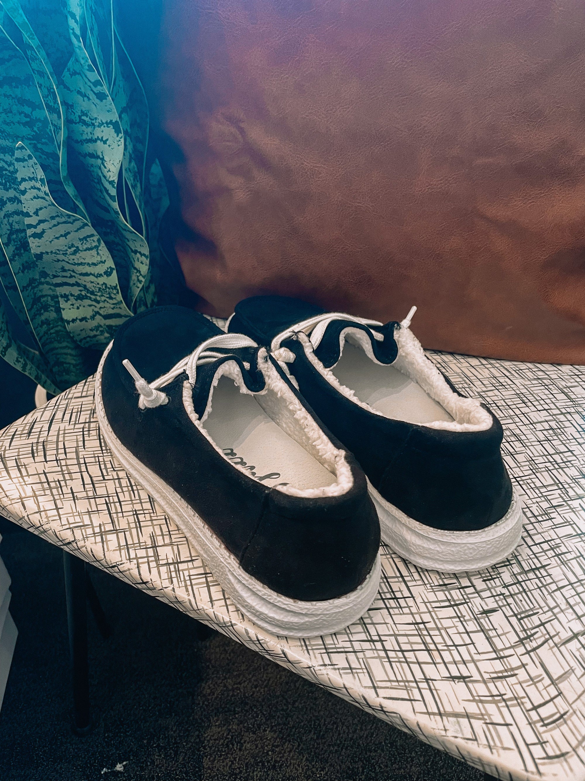 The Harley Black Fur Lined Sneakers Shoes Very G 