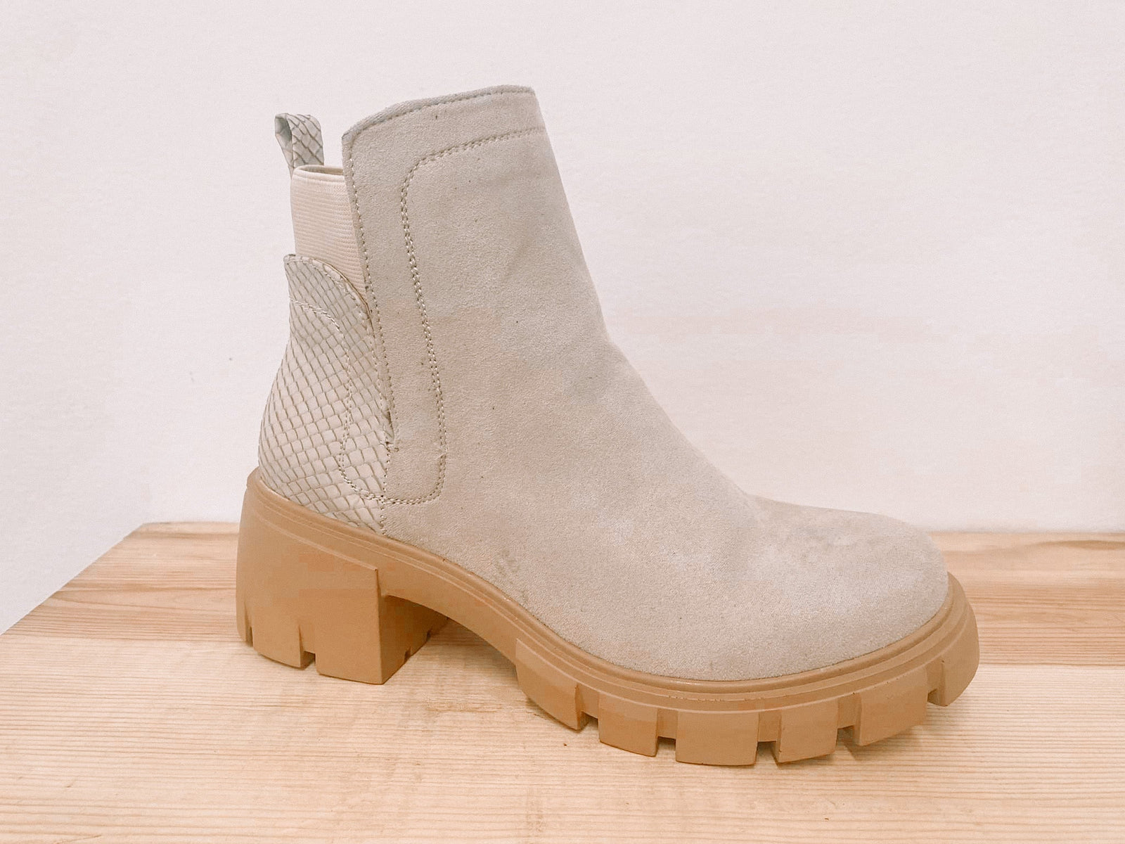 Dana Chunky Sole Booties in Nude Shoes Very G 