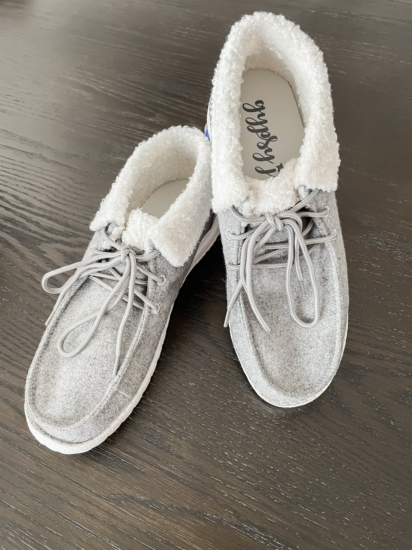 The Mikey Sherpa Lace Up Sneakers Shoes Very G 