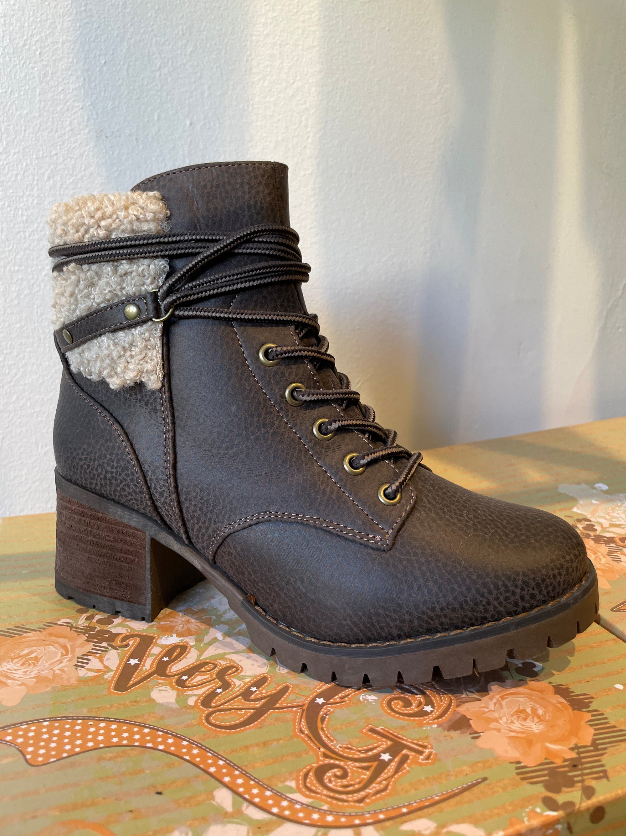 Olivia Chocolate Lace Up Combat Boots Shoes Very G 