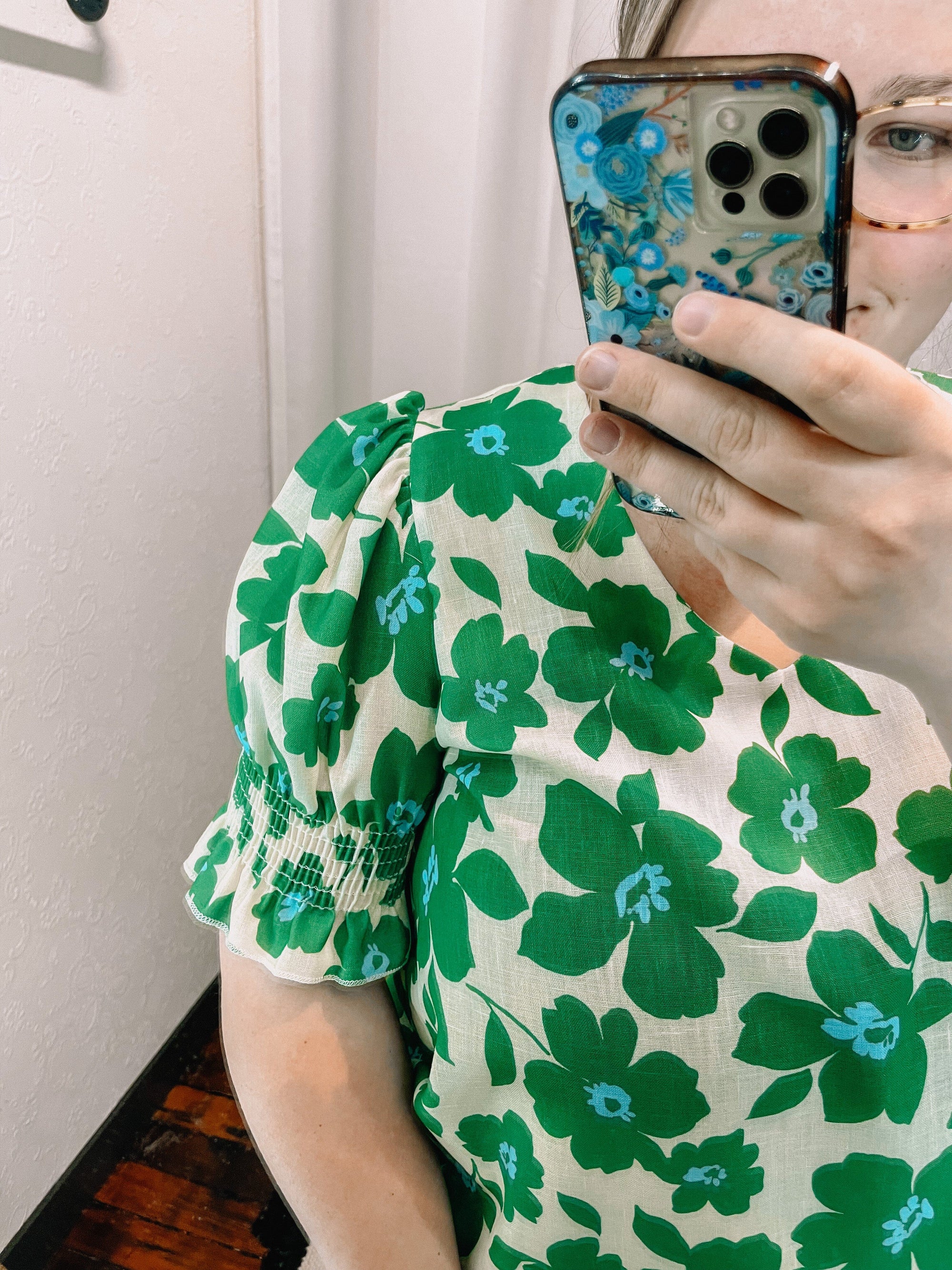 Kelly Green Floral Puff Sleeve Linen Blouse The Humming Arrow Boutique 